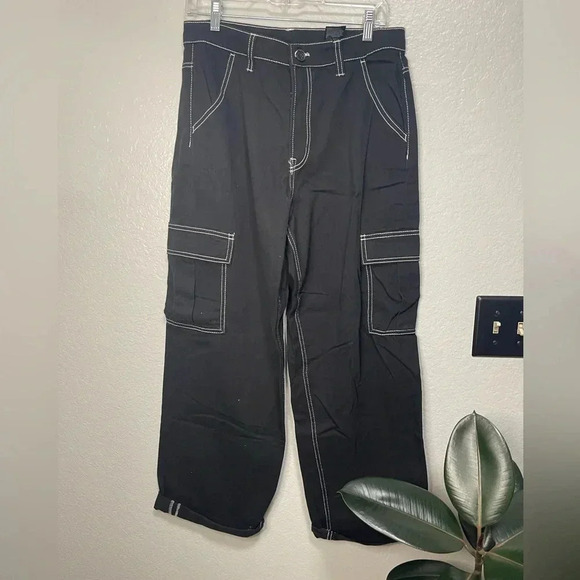 NWOT H&M Y2K Black Wide Leg Baggy Fit Cargo Pants Size  8 - Picture 1 of 6